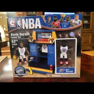 Kevin Durant #35 NBA OKC Thunder Assembling Toy (21524) Brand new in box.